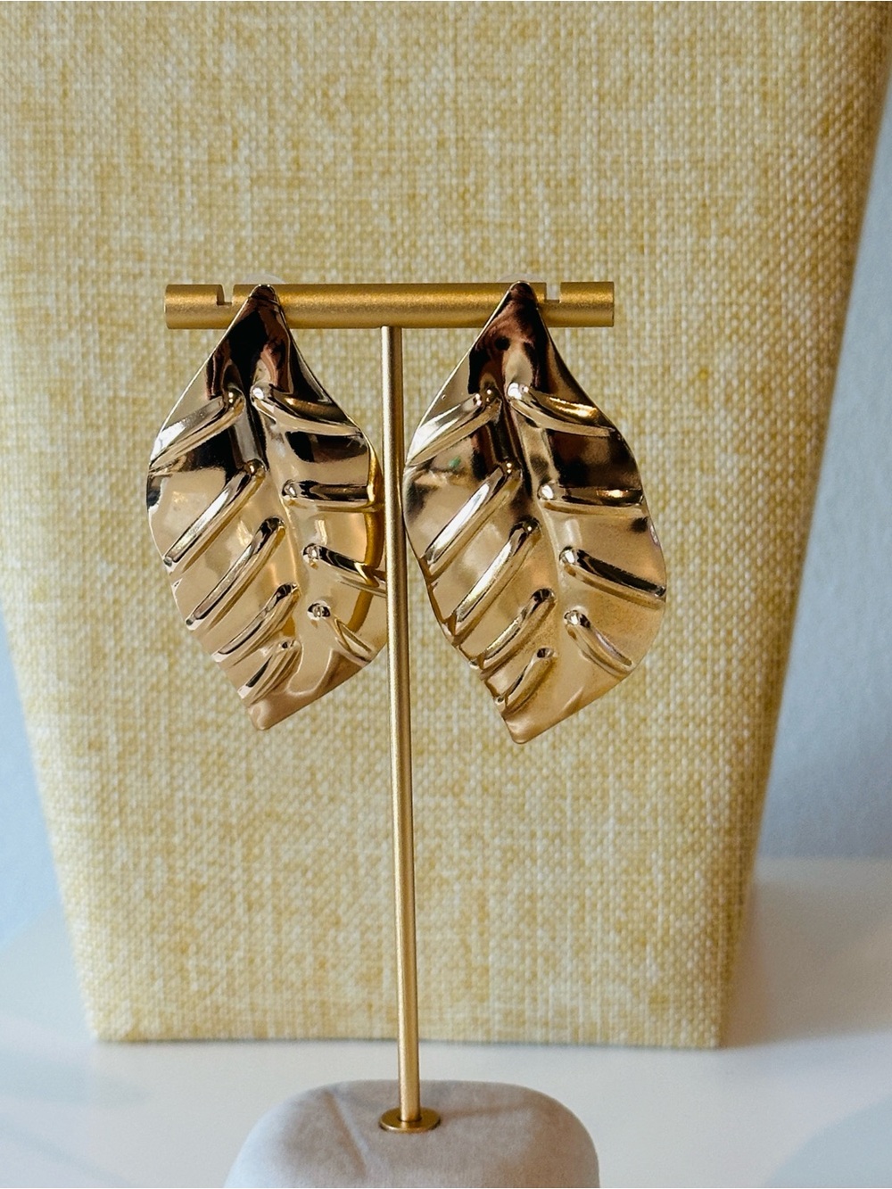 Fashion Jewelry Gold Leaf Drop Earrings - Gold